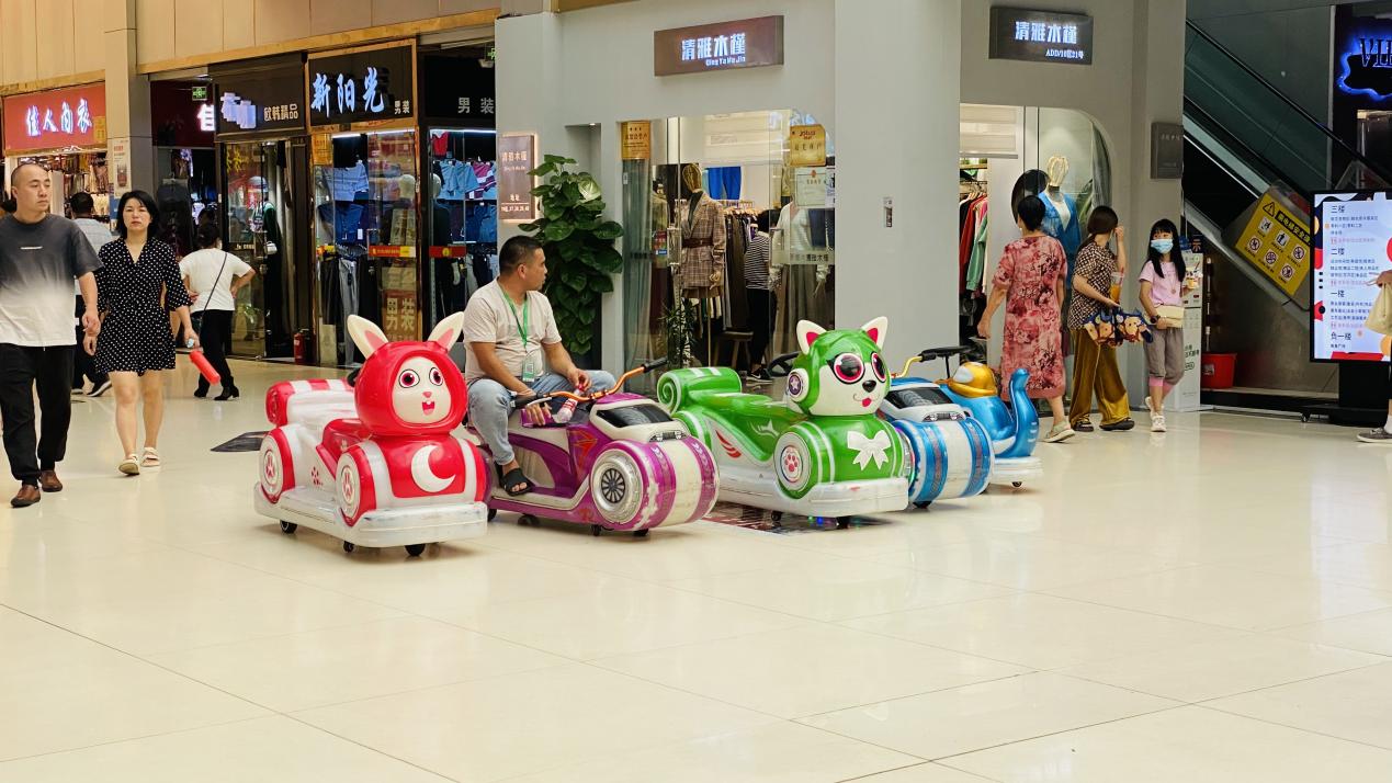 儿童游乐车现身钱江商城，，，，，深受小朋友青睐