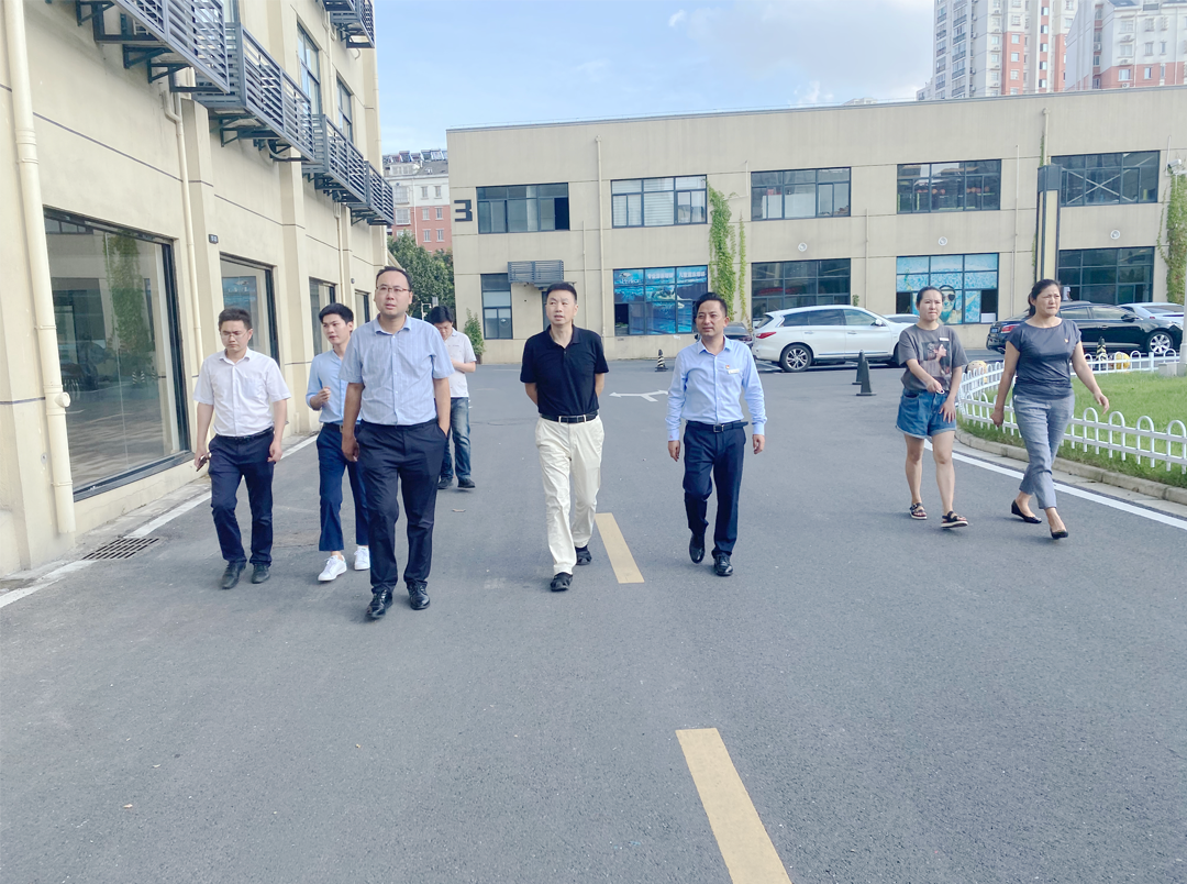 合肥市投资促进局副局长郭玉玺 莅临庐阳耀世娱乐文创园考察