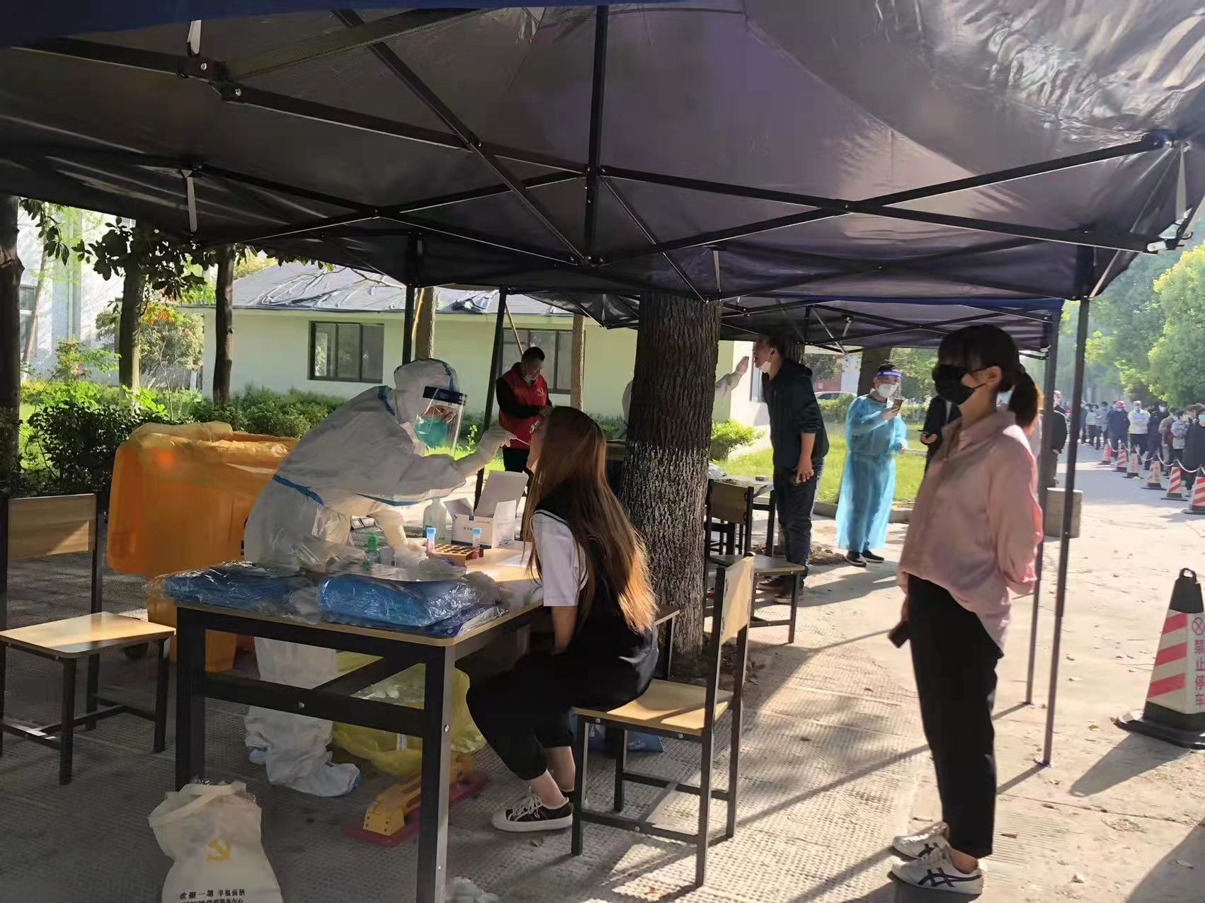 全体核酸，，，，，，，疫情防控不懈怠 —记耀世娱乐过滤机全员配合核酸检测工作