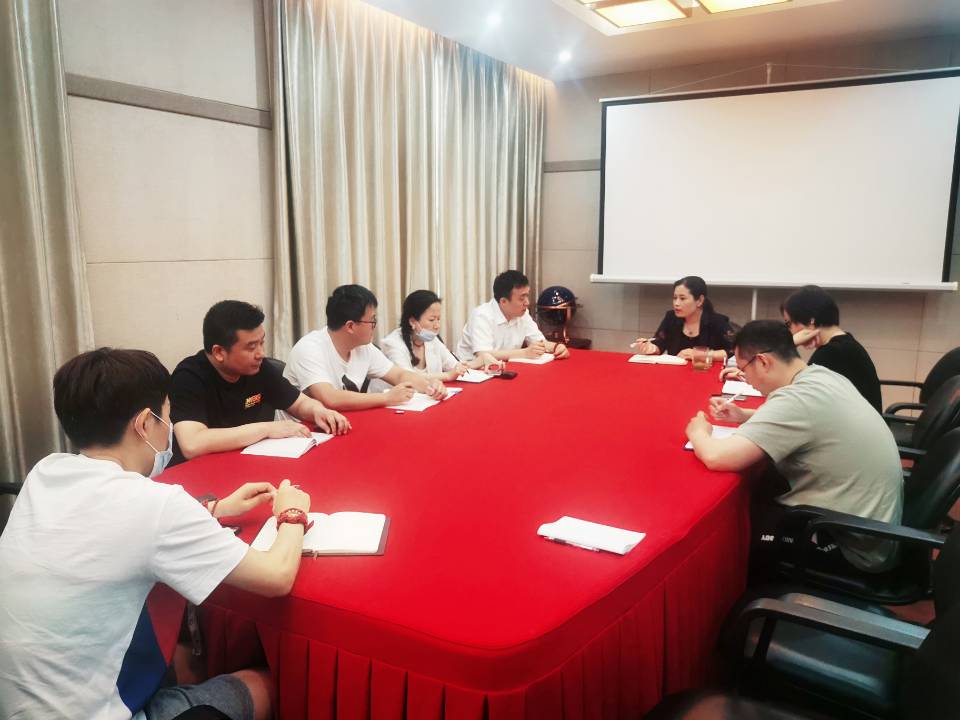   耀世娱乐小贷召开6月份月度例会暨年中经营分析会议