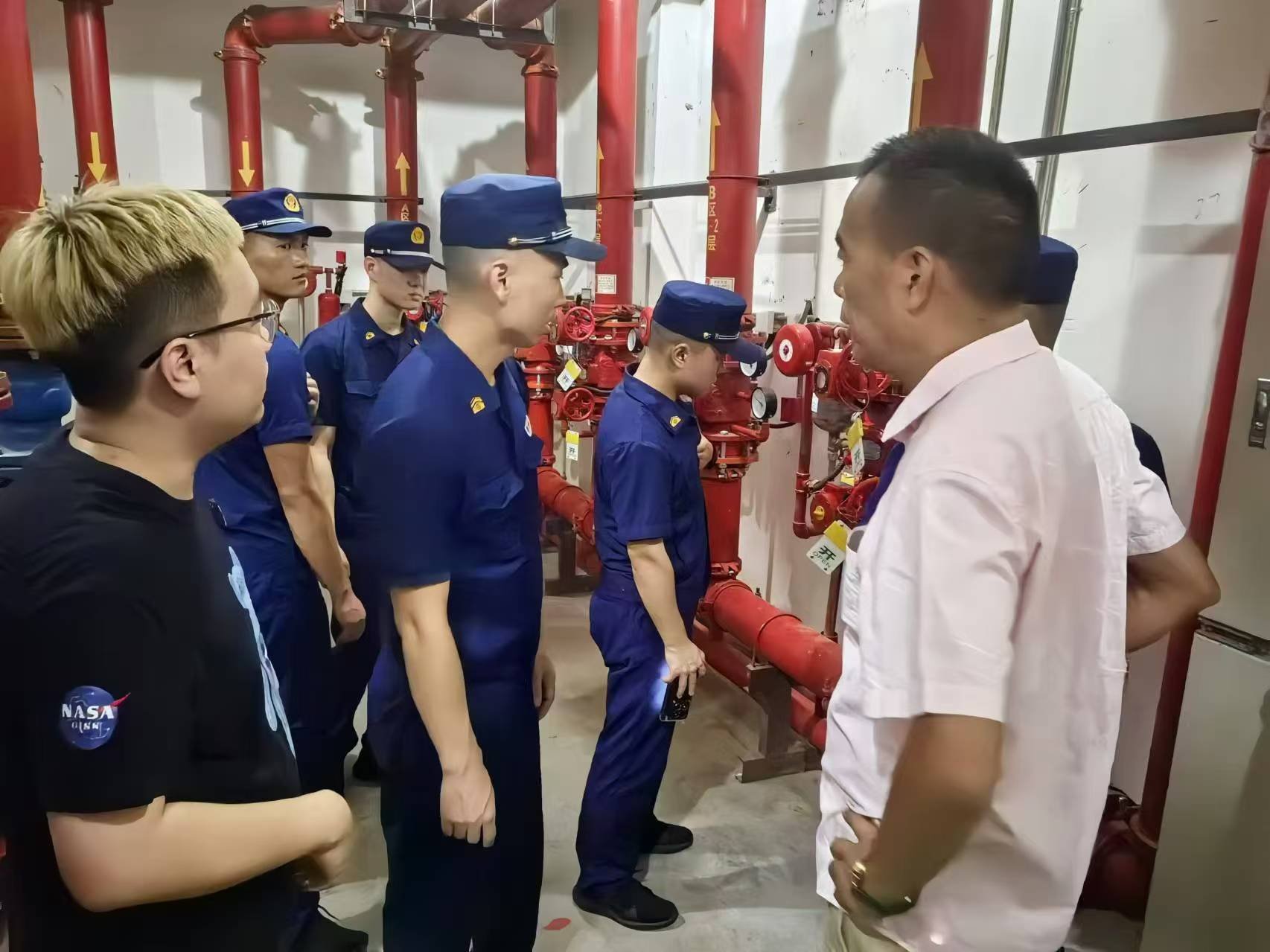 蔡马救援站突击探访耀世娱乐市场
