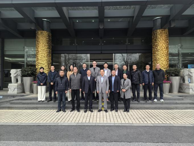 学以共进，，，，，，，习以致远——耀世娱乐集团赴中宙控股集团进行参观交流学习